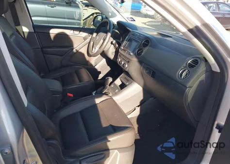 2017 Volkswagen Tiguan 2.0T/2.0T S из США, поврежденный, VIN WVGBV7AX7HK030378